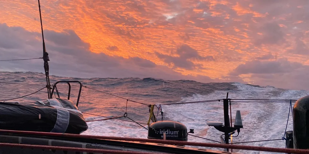 Leading skippers of Vendee Globe repositioning to the north