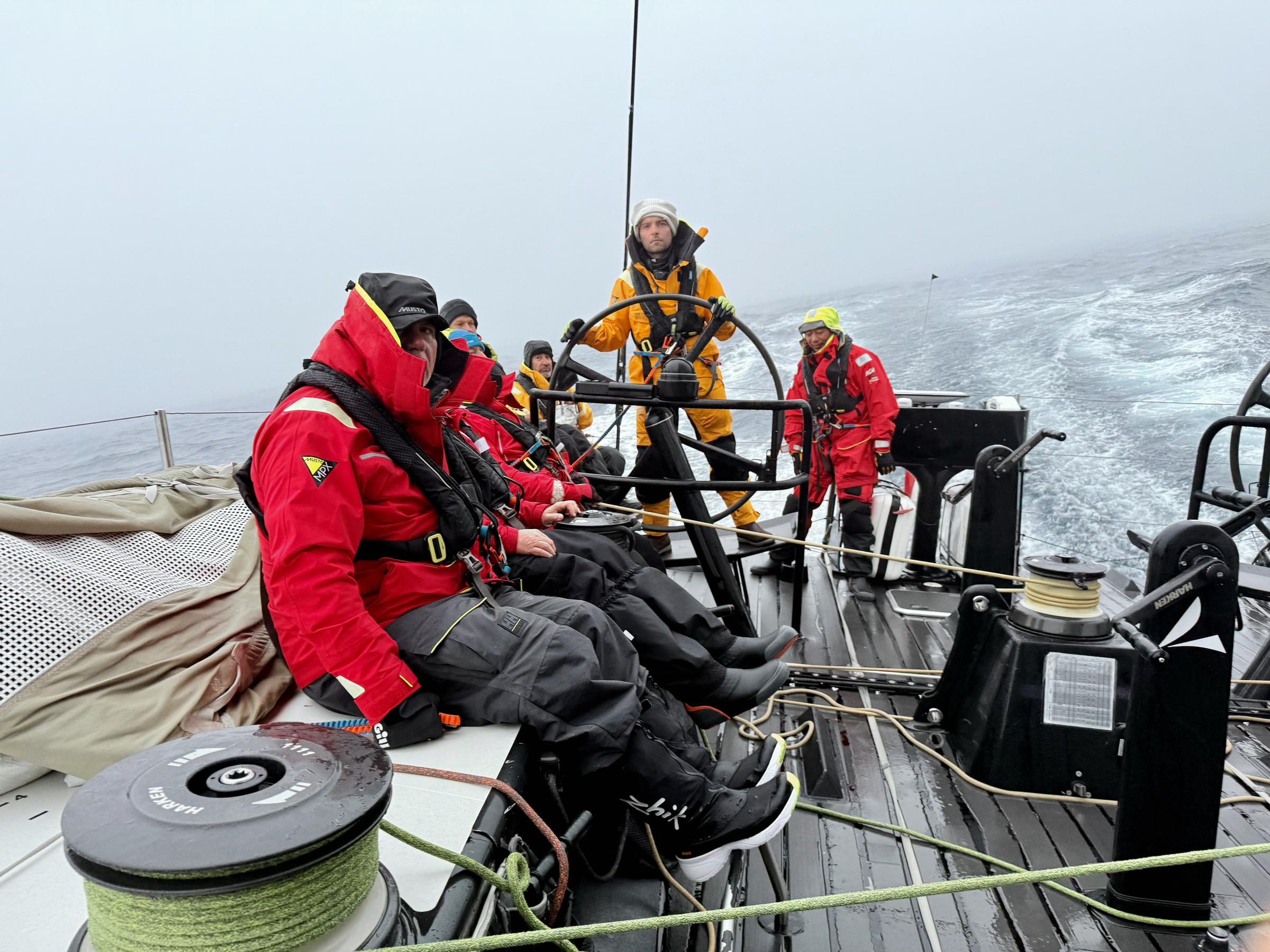 Tschüss 2 powers ahead  of Sisi on the Transatlantic Express 