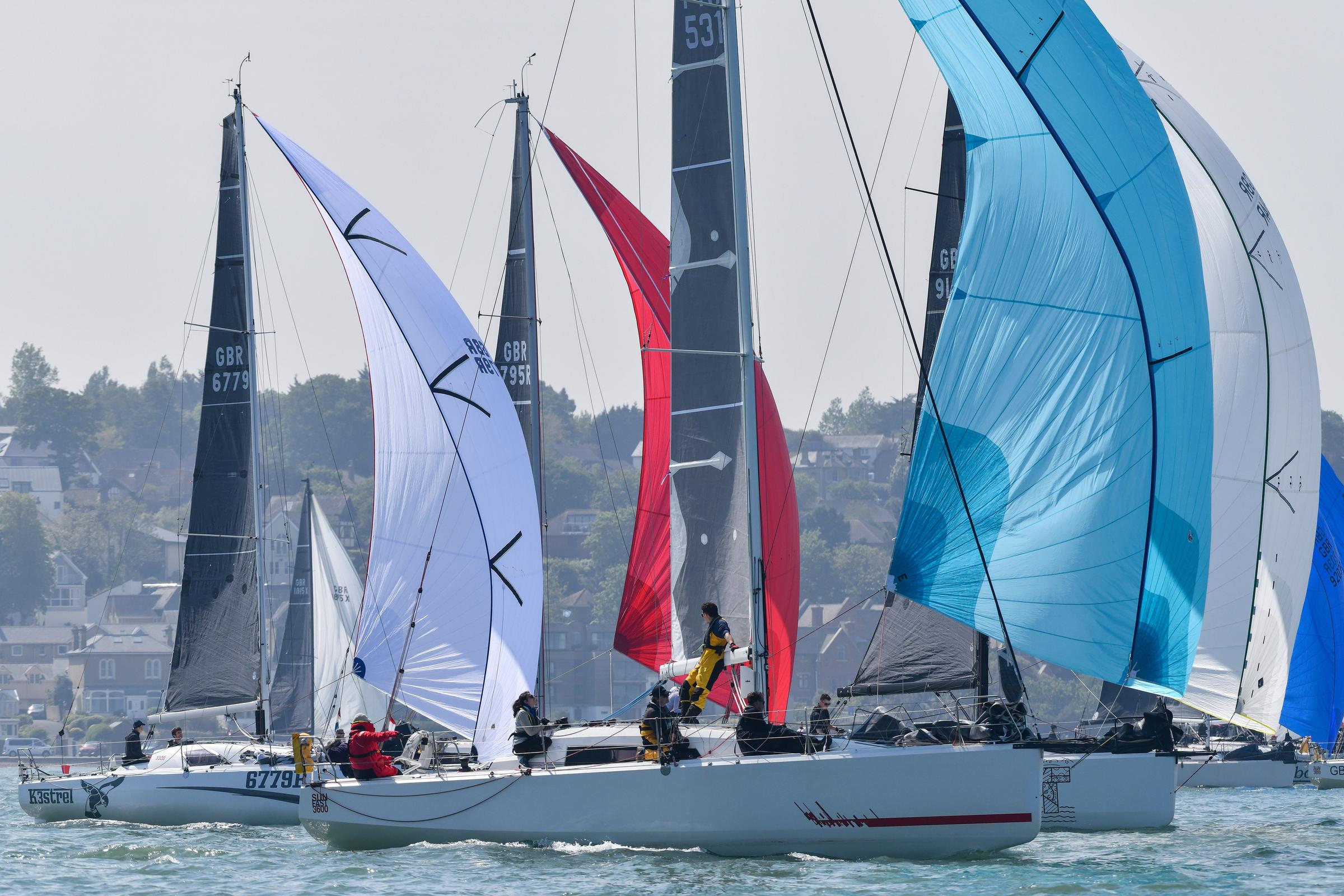 Cervantes Thriller: 13 Seconds to Glory plus Cowes Offshore Series Video