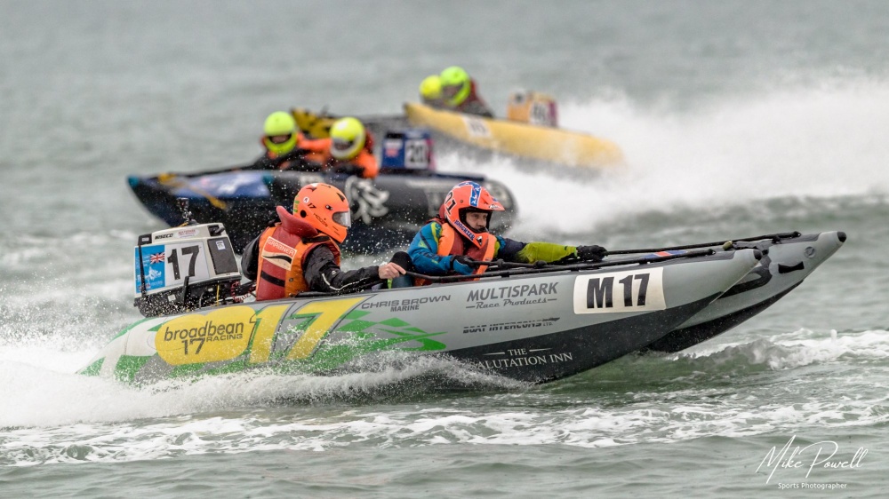 ThunderCat Champ Tom swaps foie gras for bacon butties to aid local community